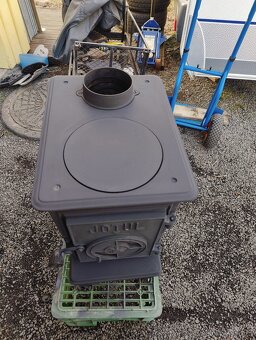 Jotul 600 cerne - 2