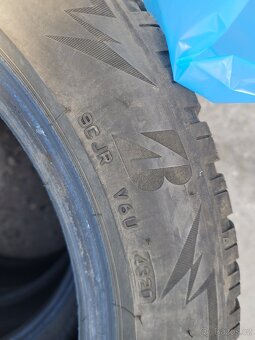 Pneu R17 225/50 - 2