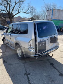 Mitsubishi Pajero - 2