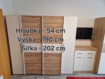 Šatní skříň - 2