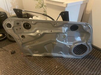 Golf iv 1.9 sdi 50kw na díly i karoserie - 2