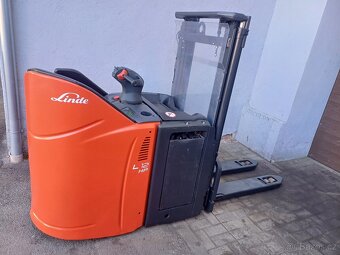 Elektrický vysokozdvižný paletový vozík Linde L12/ 1,2T 2,6m - 2