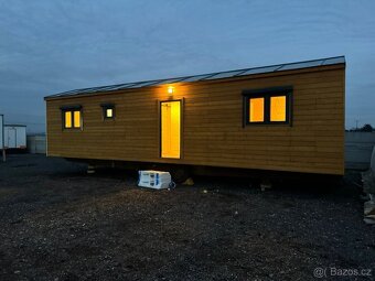 Moderní a komfortní dřevostavba Tiny House (12 x 3,5 m) - 2