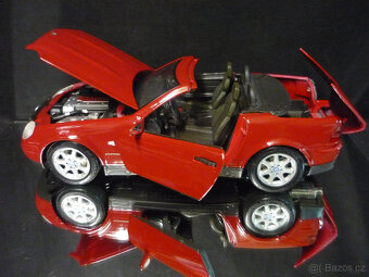 Mercedes Benz SLK 230 Maisto 1/18 - 2