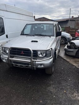 Mitsubishi Pajero - 2
