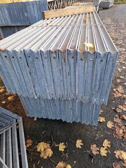 Vazníky, nosniky na šikmou střechu 7.9 m x 40 xm - 2