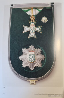 Sborník - EHRE UND EITELKEIT - 100 let rakouských vyznamenán - 2