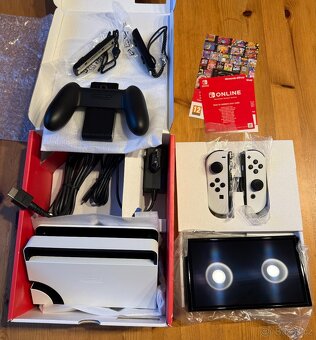 Nintendo Switch OLED 7" 64GB White dock - 2