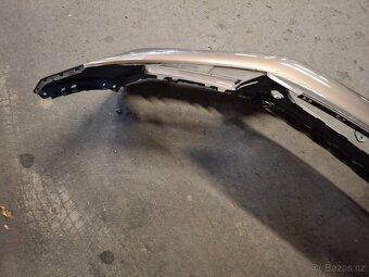 VW Touareg II - přední nárazník - 2