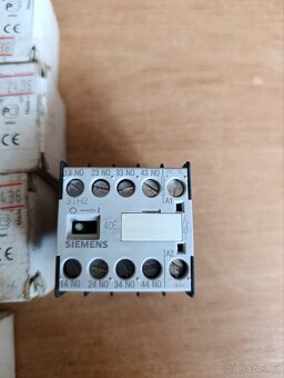 Stykačové relé Siemens 3TH2040-0MB4 - 2
