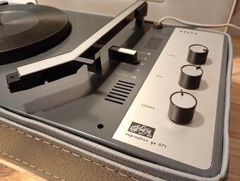 Kufříkový gramofon Tesla Supraphon GE 071 - 2