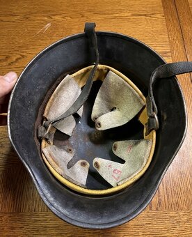 Německá helma M40 - 2