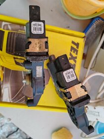 Motorek stahovačky Octavia 1u levý zadni - 2