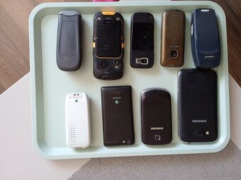 Staré mobilní telefony - 2