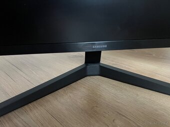 Monitor Samsung S31C - 2