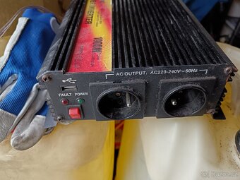 Měnič napětí 24V 220 V - 2