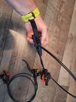 Hydraulické kotoučové brzdy Shimano MT 410 - 2