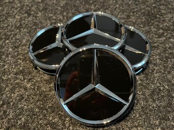 Středové krytky Mercedes Benz 75mm lesk - 2