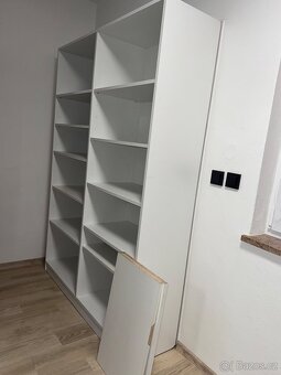 Knihovna či regál - 2