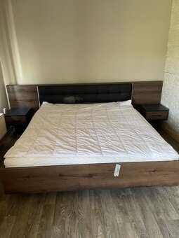 Manželská postel 200x200cm + nocni stolky - 2
