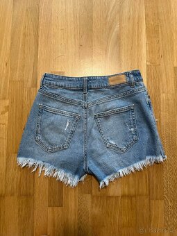 RIFLOVÉ KRAŤASY, ŠORTKY C&A vel. EUR 36 - 2