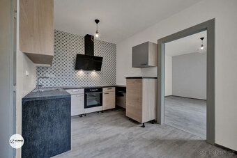 Bytová jednotka o dispozici 1+1+ komora, 40 m2 v cihlovém do - 2