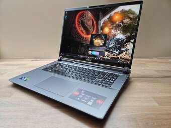 17,3" 240HZ QHD+_MSI VECTOR 17 HX_i9-13980HX_RTX 4090 16GB - 2