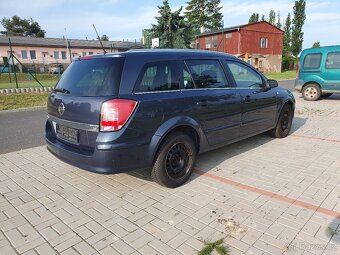 Opel Astra kombi 1.6i benzín - 2