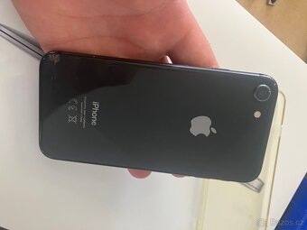 iPhone 8 64GB – Plně funkční, pouze Touch ID nefunkční - 2