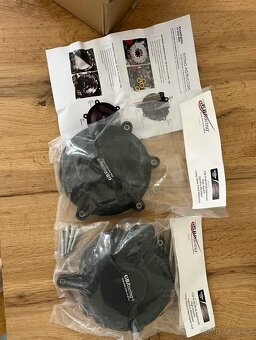 Kryty motoru Ducati Streetfighter v2 - 2