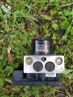 ESP / regulátor čerpadla ABS / kostka - 2