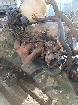 Motor a prevodovka. - 2