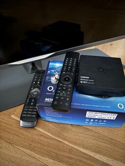 Televizor Philips UHD 3D Led + Set-top-box - 2