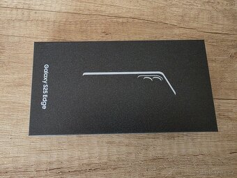 Samsung galaxy S25 Edge 12/512 GB + powerbanka - 2