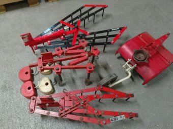 Vari příslušenství,kypřič, brány, závaží, plečka - 2