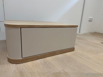 Čelo postele + noční stolky - 2