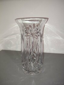Váza z broušeného skla - 2