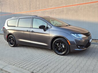 Chrysler pacifica "s" 2018 147km - 2