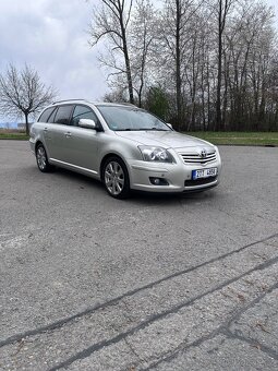 Toyota avensis 2.0 VVT-i - 2