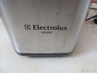 Nabízím odštavnovač Elektrolux. Je funkční. Prasklý plast. - 2