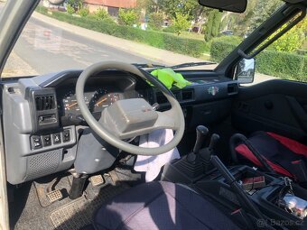 Mitsubishi L300 2.5L Benzin 4x4 - 2