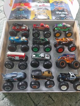 Hot wheels monster 12 ks, sada - 2