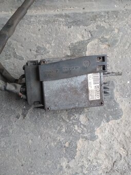 Jednotka ovládaný ventilátoru chladiče AUDI A4B7 2.0 tdi - 2