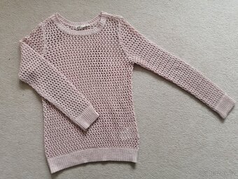 Svetr dírkatý třpytky H&M 134/140 - 2