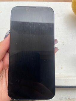 iPhone 13 na díly prodávám - 2