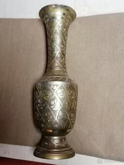 Mosazná kov. váza - 2
