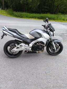 Suzuki GSR 600 - 2