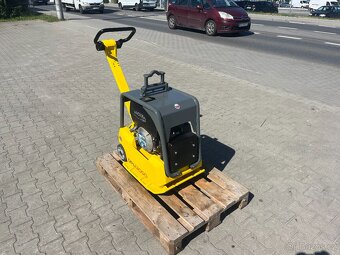 Reverzní vibrační deska Wacker Neuson DPU 3050He, Bomag - 2