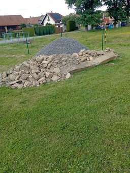Kameny do základů,na skalku. - 2