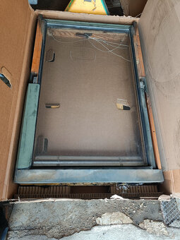 Střešní okno Velux GPL MK06 3068 - 2